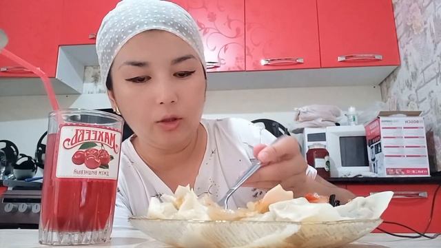 Разговорный мукбанг/Ем на камеру / Пельмени с подливой 🥟🥟🥟/Қазақша мукбанг