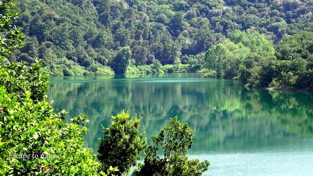 4K Beautiful relaxing piano music & sound of lake waves - Landscapes of fairytale lake Ziros