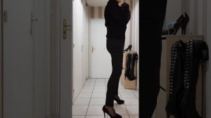 Disguised in business blond milf woman, downblouse cleavage & high heels ! Female mask crossdresser
