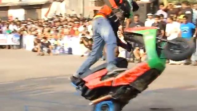 Team Dfg performing @Zer0 gravity 2k15 смотреть онлайн