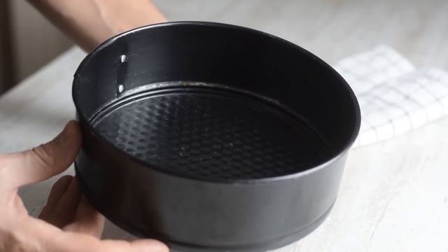 This CRUSTLESS cheesecake is the EASIEST (healthy) cheesecake ever смотреть онлайн