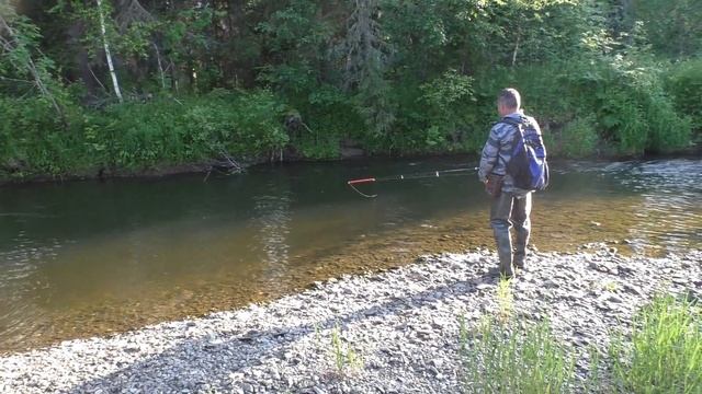 32 Серия Удочка Поплавок Тайга  Рыбак близко Рыба Пугается, Пробуем Рыбачить на Спиннинг смотреть онлайн