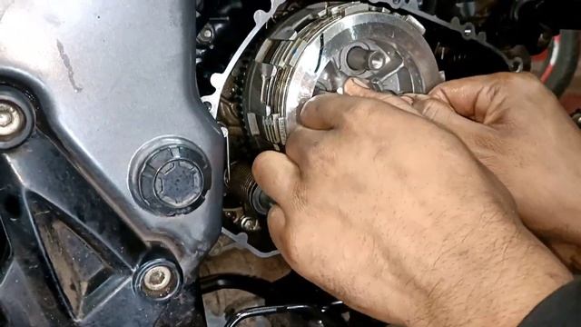 HOW TO BAJAJ PULSAR NS 125 BS6 CLUTCH PLATE REPLACE | ON FULL INSTALLING VIDEO смотреть онлайн