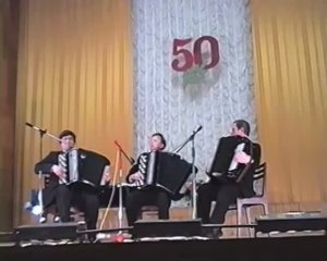 Е. Петерсбурский, в обработке И.Я. Паницкого. «Синий платочек». Уфимско-саратовское трио баянистов