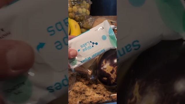 Free food. Бесплатная еда, три раза в неделю.