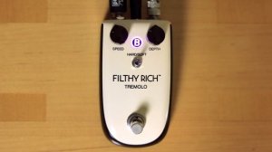 Danelectro Billionaire - Filthy Rich Tremolo Pedal Demo