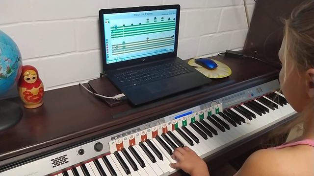 Учимся читать ноты с программой софт Моцарт, Татьяна, 10 лет смотреть онлайн