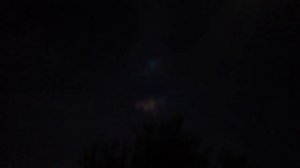 В вечернем небе над Волгоградом световые круговороты