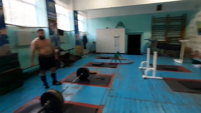 Занимайтесь спортом.  Мистер Панда на помосте. #WEIGHTLIFTING  #тяжелаяатлетика #штангаиПанда