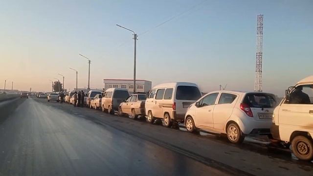 Surxondaryo viloyat angor tumanida benzin zaprafkada ochratda turgan avtomobillar смотреть онлайн