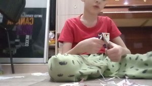 вторая часть я вырезаю из бумаги персонажей