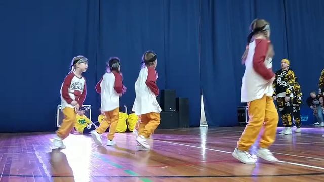 Малая группа Style Dance 7.03.21(за кадром) смотреть онлайн