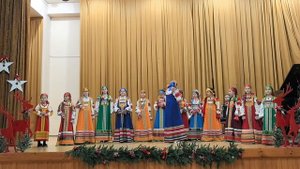 "Смородинка"-ансамбль народной песни.1."Ой, ниточка тоненькая" р.н.п.,2. "Чтой-то звон" р.н.п.