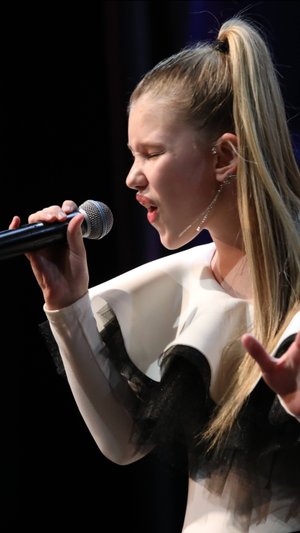 Messin_With_Fire (Clare_Teal) - Charleen_Bondarenko