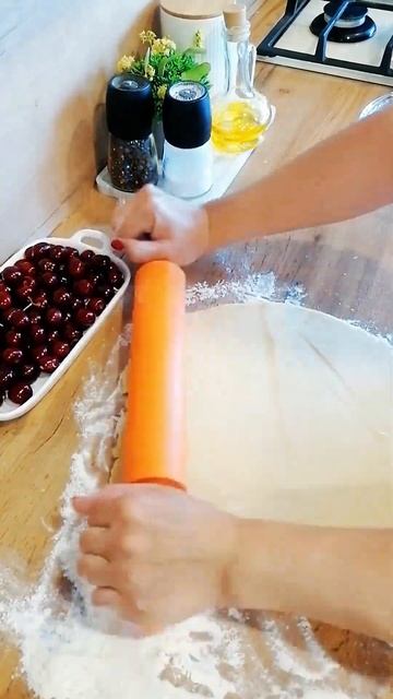 Пирог с черевишней🍒 #готовимдома #рецепты #буднимамы #закупкананеделю #еда #пирогсвишней #