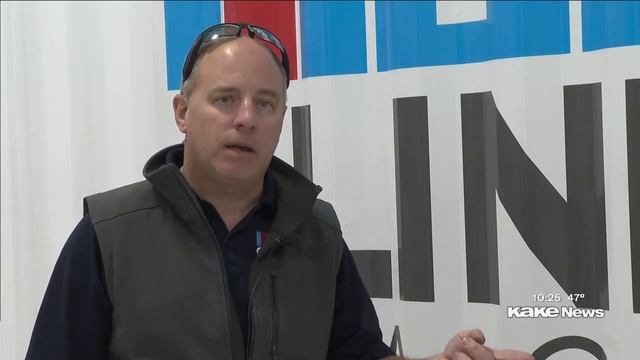 Local business sending medical, food supplies to Ukraine смотреть онлайн