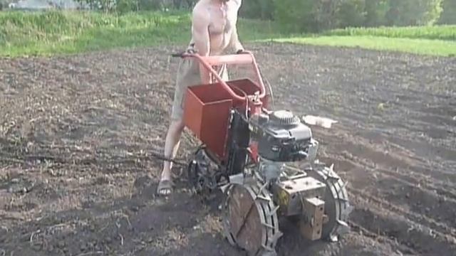 Картофелесажалка: как садить картошку с помощью картофелесажалки от производителя