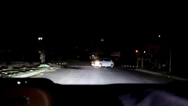 XUV500 Got Brightest Headlight Pluzon LED || Night Drive LED Response in XUV500 (2017) смотреть онлайн