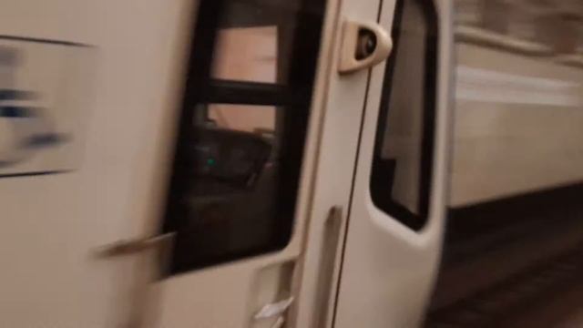 81-765.3/766.3/767.3 "Москва" отправляется со станции Свиблово смотреть онлайн