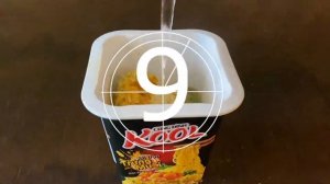 Завариваем лапшу быстрого приготовления