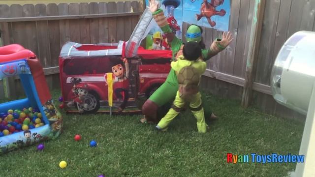 PAW PATROL Nickelodeon BALL PIT CHALLENGE with Play Tent