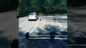Параллельная парковка на автодроме