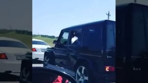 [Нетипичная Махачкала] Свадебный кортеж