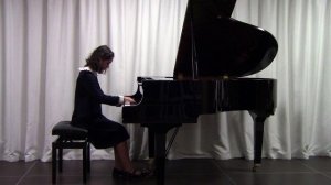 Аджиева Лейла Арсеновна, МБОУДО "Лянторская ДШИ № 2", г.Лянтор, средняя возрастная группа «В»