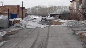 Девушка учится ездить на ВАЗ 2106. Автодром, Ачинск. Первый раз за рулем.