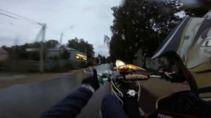 ДОСТАНТИЛСЯ. расхерачился. разбил мот. R.I.P.