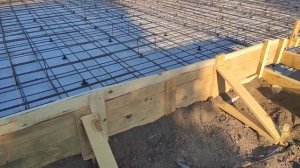 монтаж утепленной фундаментной плиты под деревянный дом