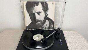 Владимир Высоцкий - Всего лишь час дают на артобстрел