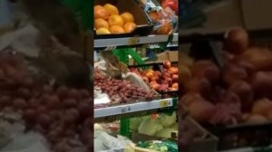 Мышки в пятёрочке едят виноград