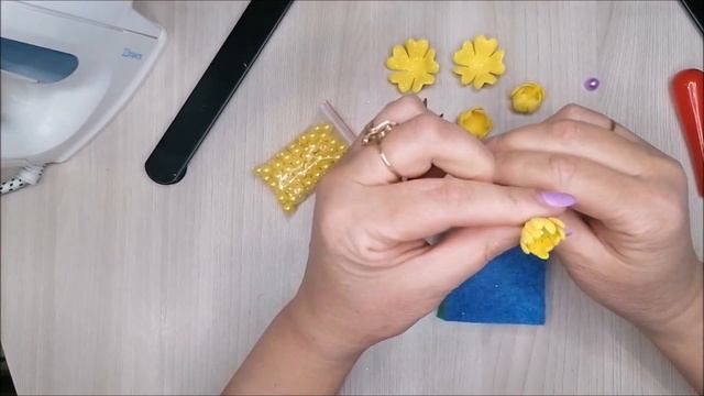 Шпилька с цветком из фоамирана. Быстро и просто!