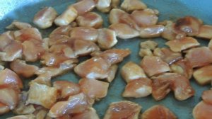 Салат из курицы и огурца