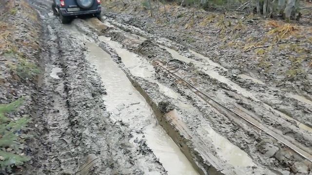 Уаз Патриот оставили в лесу, но не на долго). Оффроад Pajero sport 2, УАЗ и Terrano 2 (часть2)