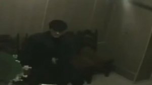 Кадры из начала 90-х. Браток из ореховских пожаловал к своему «коммерсу»