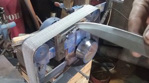 Заточил 8 кухонных ножей на гриндере