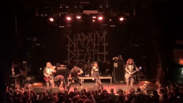 Napalm Death - Nazi punks fuck off - live Paris, march 3, 2020 смотреть онлайн