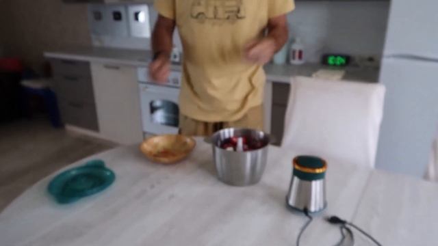 Простой вкусный десерт из клубники, сливок и ванилина смотреть онлайн