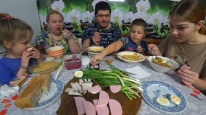 мукбанг борщ