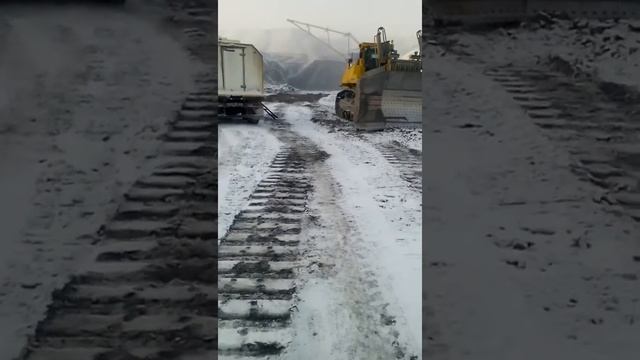 Комацу Д475