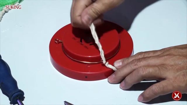 Homemade Bird water feeder, Design 2 | DIY | Recycled Plastic Bottle