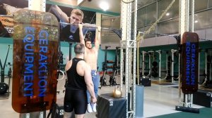 ААРОН ВИРАБЯН В СК "САЛЮТ ГЕРАКЛИОН" С ГИРЕЙ 50КГ НА 10 ПОВТОРЕНИЙ ПОДТЯНУЛСЯ!50KG WEIGHTED PULL UP