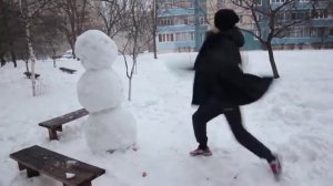 Как избить снеговика.