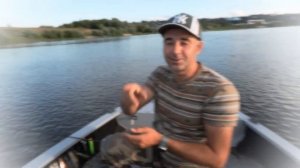 РЫБАЛКА На Оке в Районе Каширы. рыба не хотела залазить в лодку. еле справились!