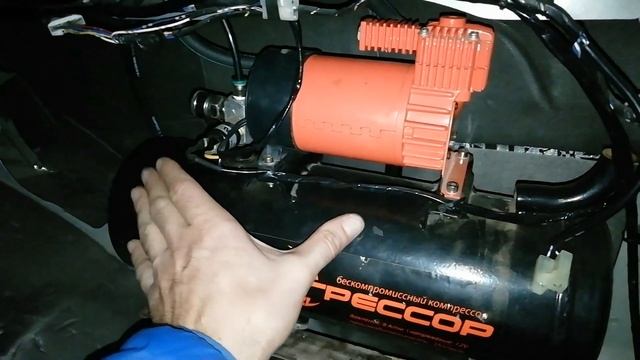 Pajero sport 2, пневмосистема с двумя компрессорами и одним ресивером