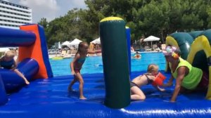 ЧЕЛЛЕНДЖ ДЕВОЧКА ПРОТИВ БЫКА ! TITANIC ОТДЫХ В ТУРЦИИ АНТАЛЬЯ Michelle & Friends