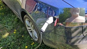 Зарядка Tesla model S на даче от розетки.