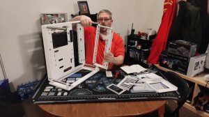 One Of The Best New Cases Of The Year! Thermaltake Core P3 TG Pro Build Guide!